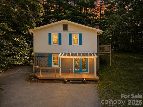 95 Walker Cove Rd, Black Mountain, NC 28711