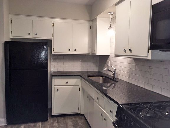 5th image of 938 Ontario St APT 5