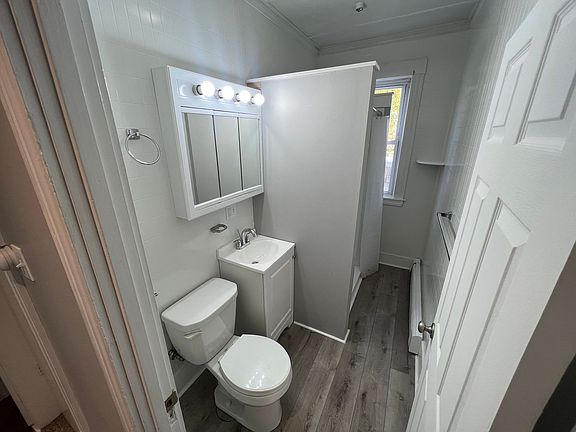 4th image of 12-16 S Pleasant St #2B-1BA-500SQFT