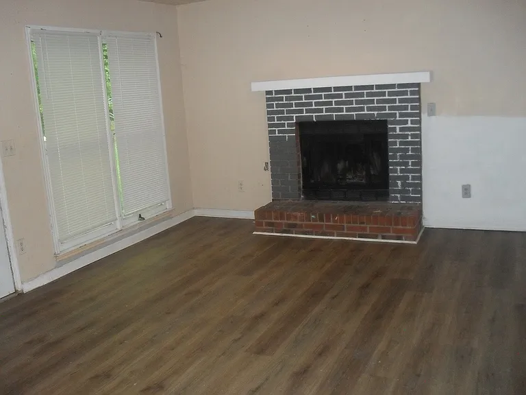 Booth Ct SW — Photo 4