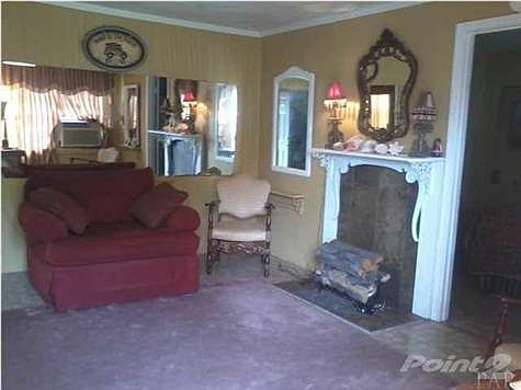3rd image of 4909 Hungaria Ave