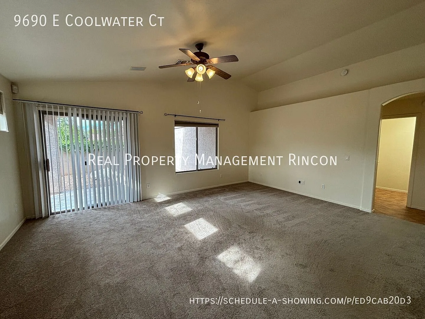 Lovely 3-Bed, 2-Bath Home in Castle Rock! — Photo 3