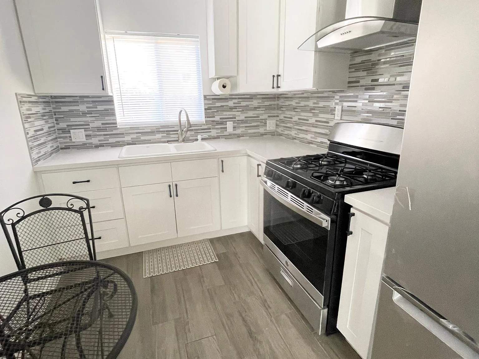 1751 Winona Blvd — Photo 4
