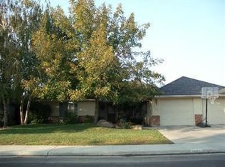 2481 Klepper St, Kingsburg, CA 93631