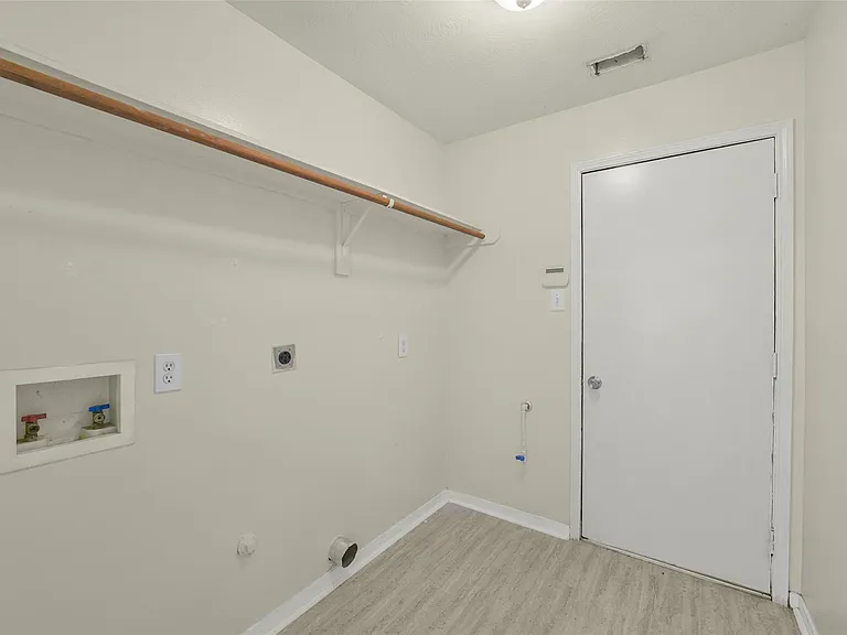 839 Autumn Point Ln — Photo 19