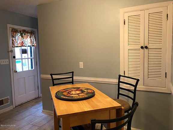 4th image of 8916 Wooddale Dr