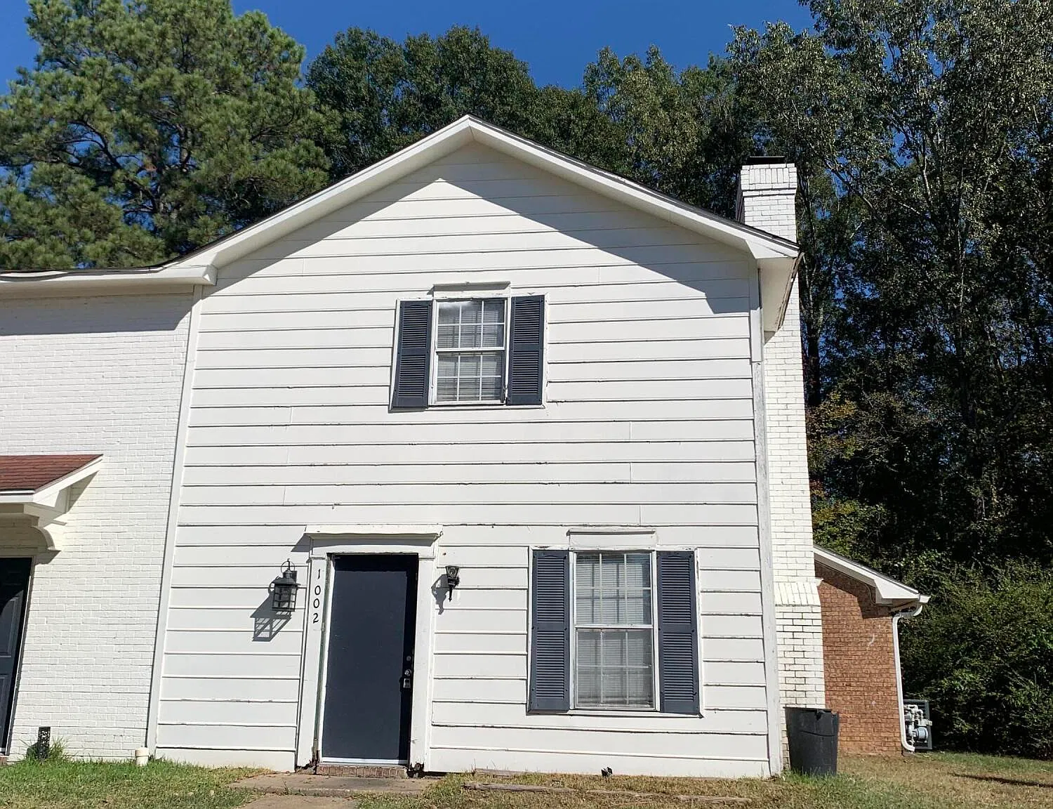 3 bed, 2.0 bath, 1320 sqft, $1,300 — Photo 1