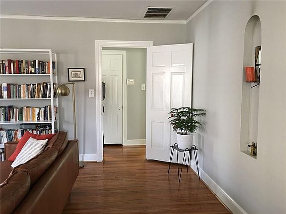 5th image of 1114 Pioneer Dr