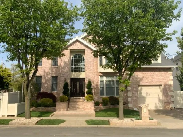 183 Finlay Street image 1 of 46