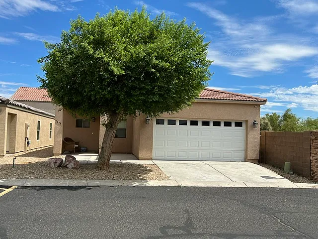 2424 Stonebridge Dr
