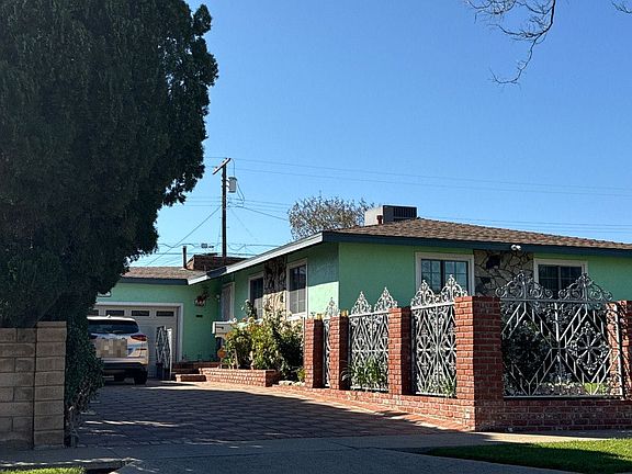 3rd image of 8815 Wakefield Ave