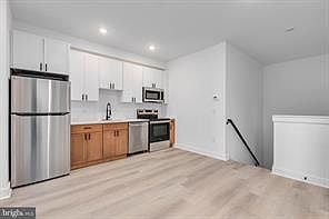 1st image of 3962 Parrish St #1