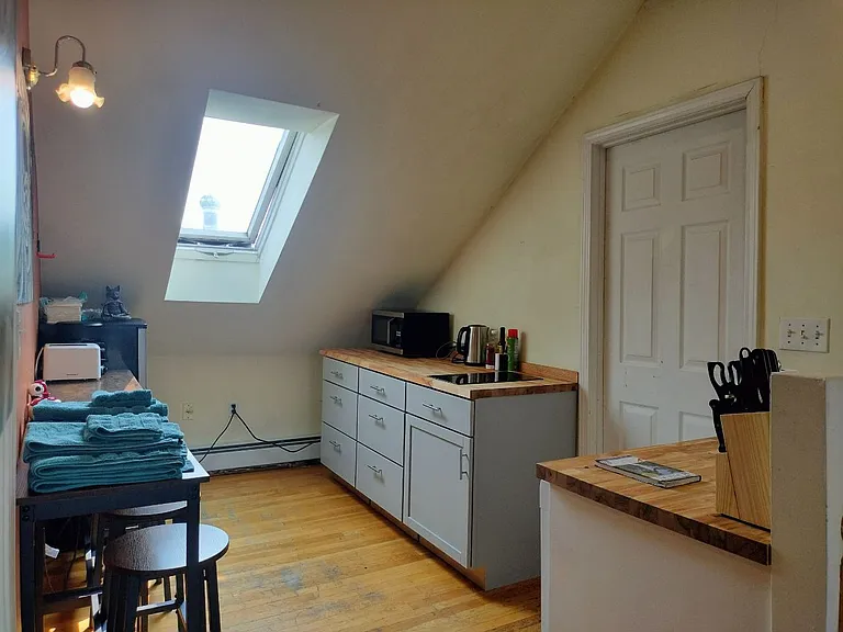33 Lambert St #4 — Photo 10