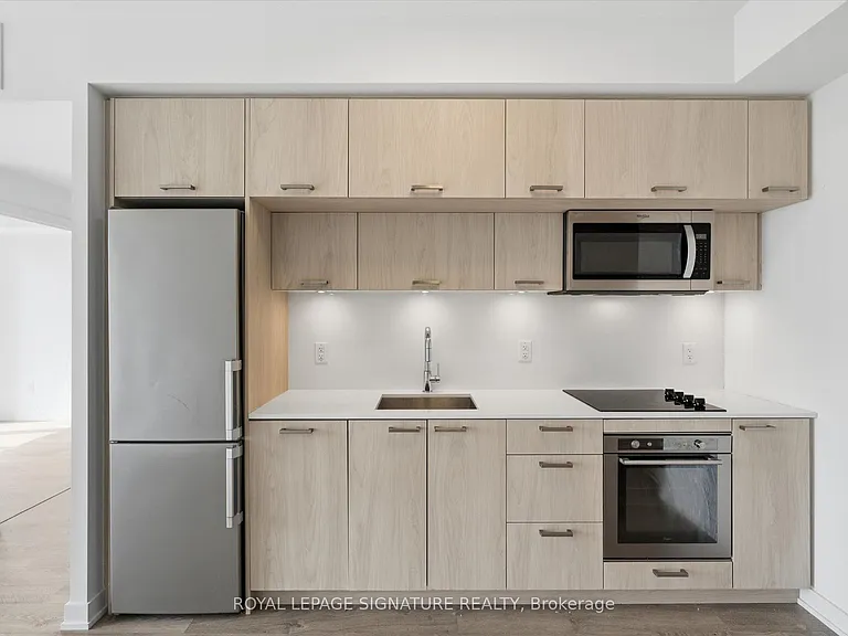 50 McCaul St #917 — Photo 5