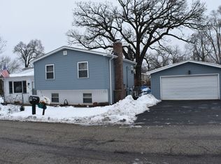 330 Glenwood Dr, Round Lake Beach, IL