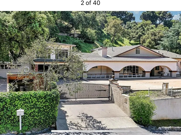 20 Woodlyn Ln — Photo 1