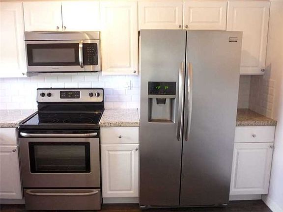 2nd image of 9711 N Hollybrook Lake Dr APT 306