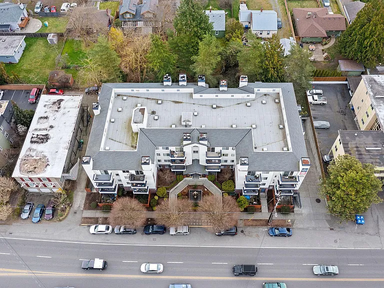 The Ashford Apartments — Photo 22