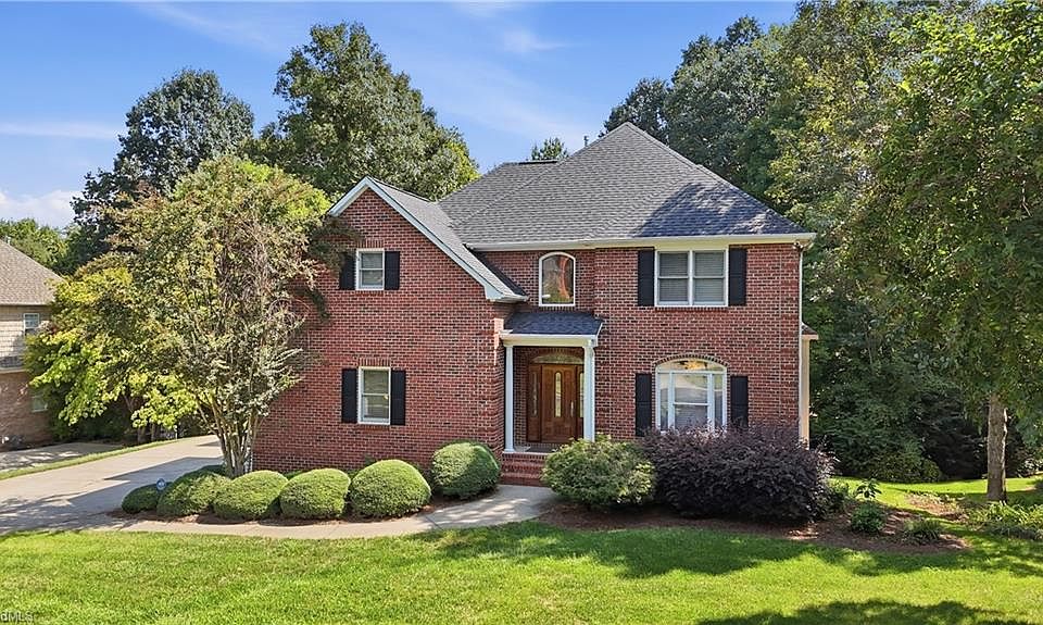 1st image of 246 Broadmoor Dr