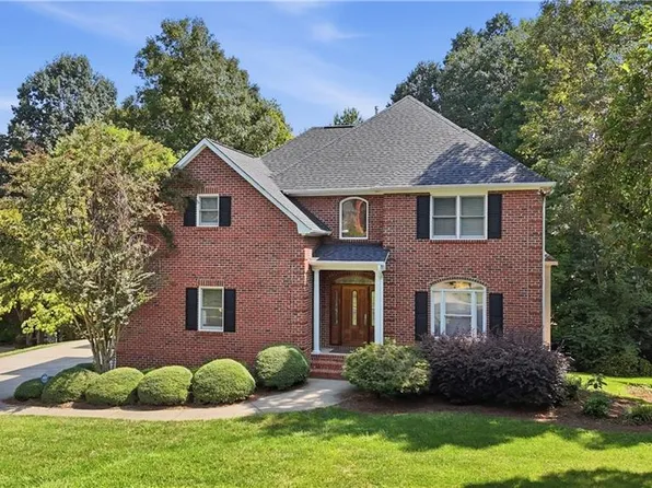 246 Broadmoor Dr, Advance, NC 27006
