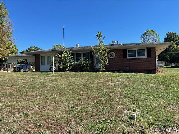 2nd image of 301 Lilac Dr
