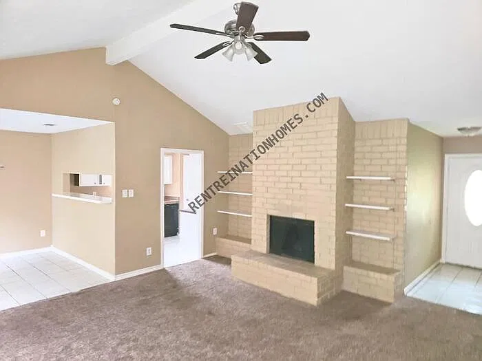 4 bed, 2.0 bath, 1427 sqft, $1,695 — Photo 3