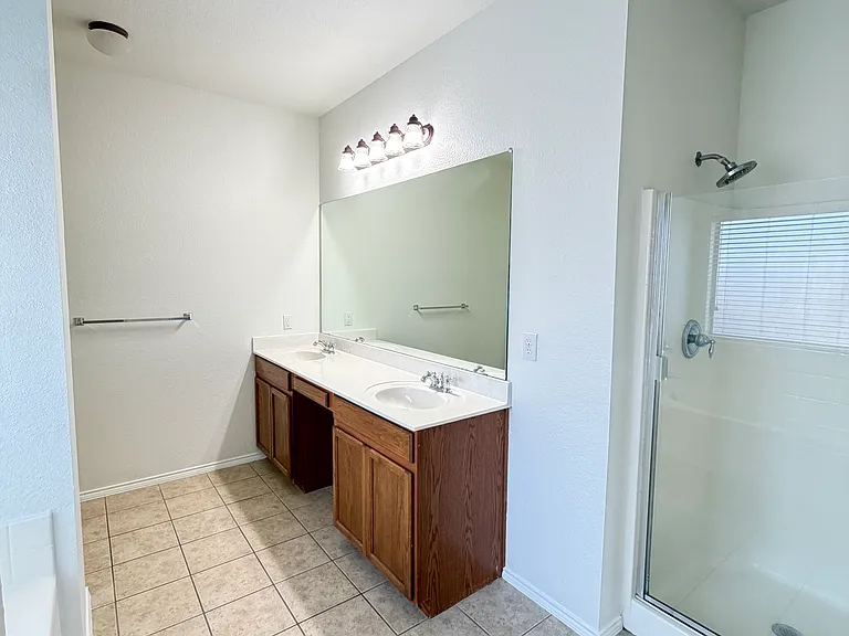 9004 Brook Hill Ln — Photo 7