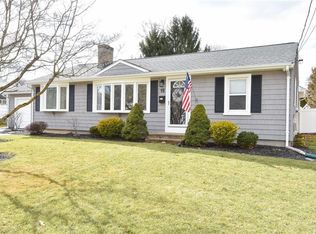 15 Birchwood Dr, North Kingstown, RI 02852