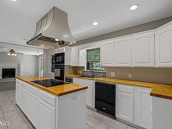 3rd image of 2303 Ashland Ave