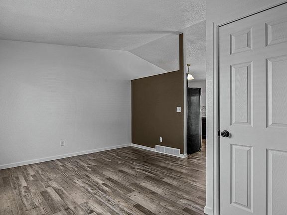 5th image of 2772 Hartford Ct