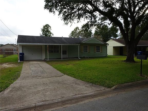 2nd image of 1317 Meadow Ln