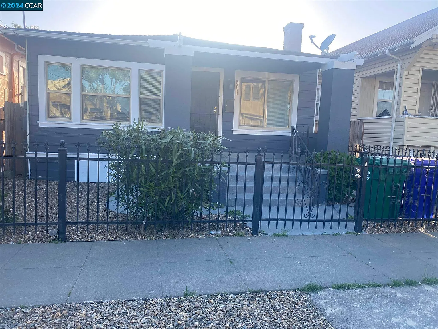 561 5th St photo 1