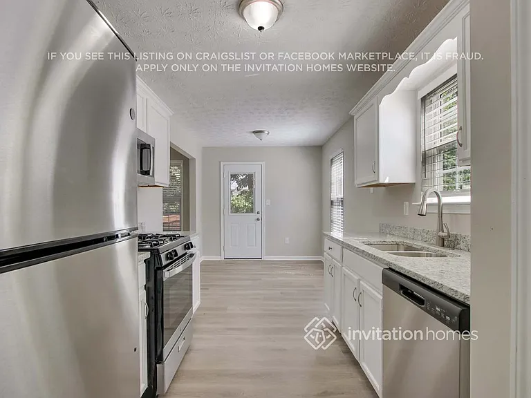 105 Chartres St — Photo 11
