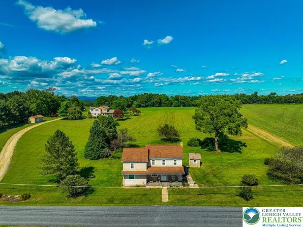 2485 Summer Mountain Rd, Palmerton, PA 18071