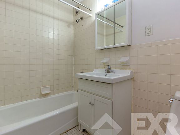 5th image of 1020 Pacific St #2R