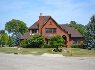 590 Burr Oak Dr, Tipp City, OH 45371