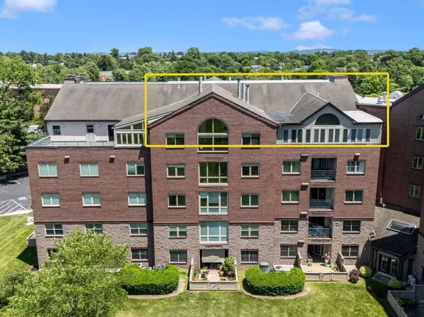 104 Mercer Ct APT 15-6, Frederick, MD 21701