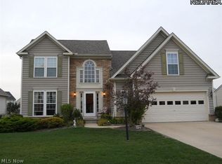 106 Weatherstone Dr NW, Berea, OH 44017