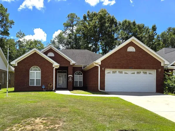 104 Brockton Ct, Dothan, AL 36305
