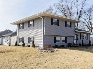 7806 Woodridge Dr, Woodridge, IL