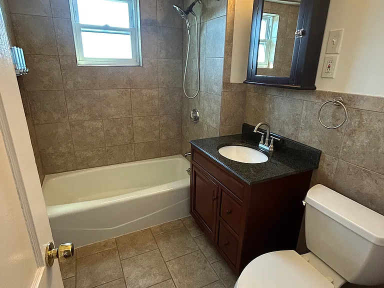 6 Laurel St #3 — Photo 9