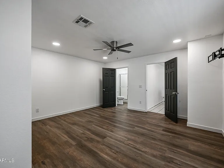5833 W John Cabot Rd — Photo 20