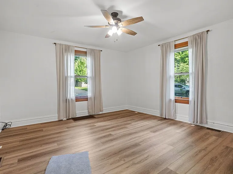 419 S Van Buren Ave — Photo 11