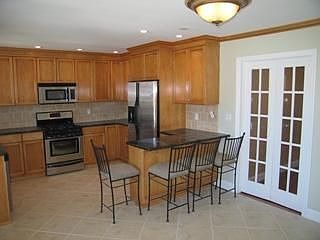2nd image of 414 Sommerville Pl