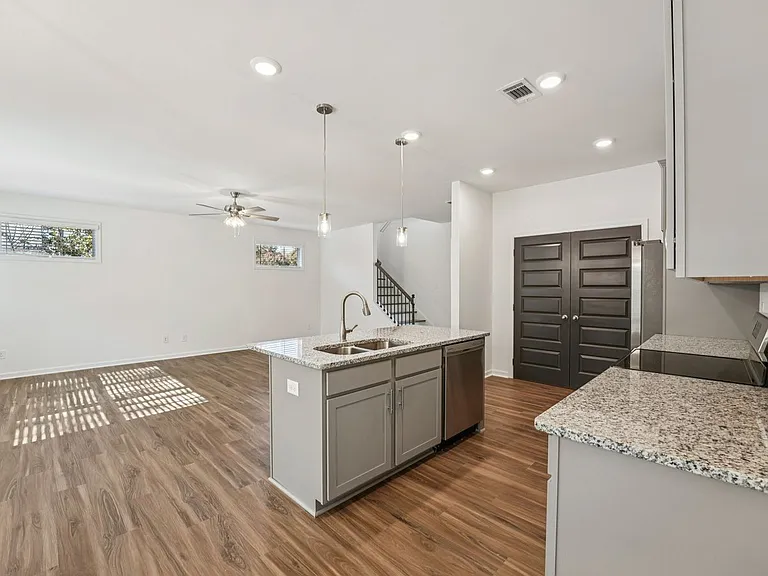 Quinn Residences at Dorchester Place — Photo 87