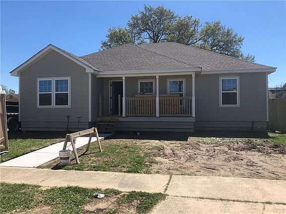 4th image of 2501 Canyon Dr
