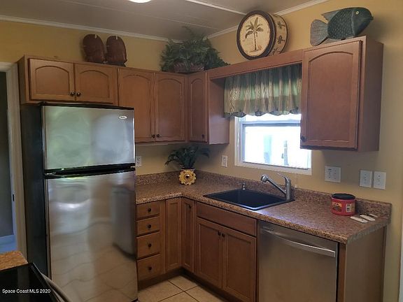 2nd image of 401 Plantation Dr #401