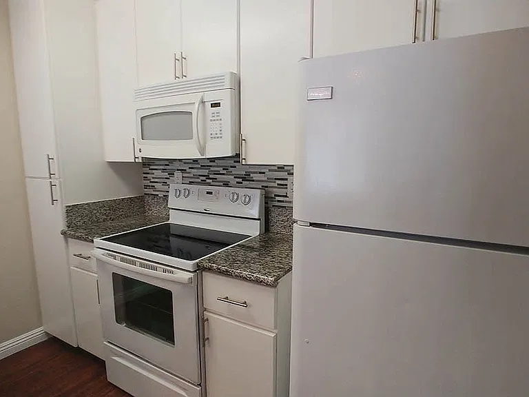 Villa De Adel Apts — Photo 118