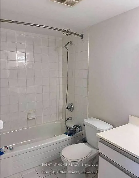 91 Townsgate Dr #411 — Photo 7