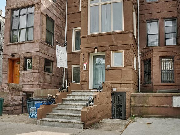 2nd image of 608 Lincoln Pl